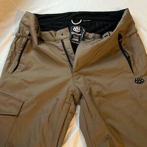 686 Cargo style snowboard pants